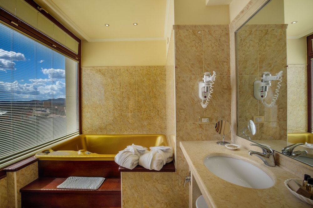 Suite (Panorama)