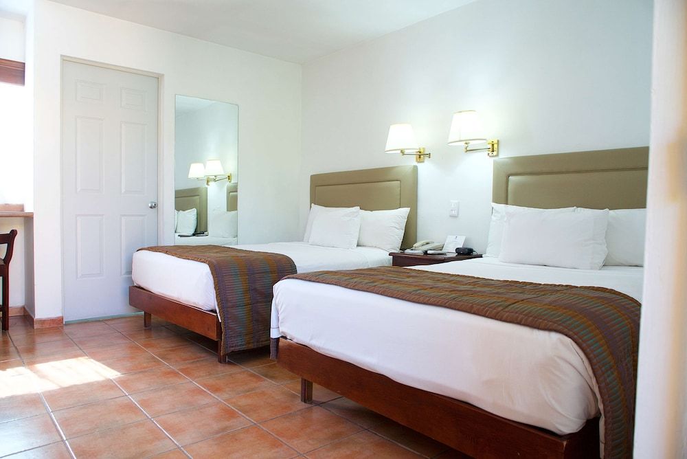 Best Western Saltillo Standard Room, 2 Double Beds, Non Smoking, Refrigerator & Microwave 2