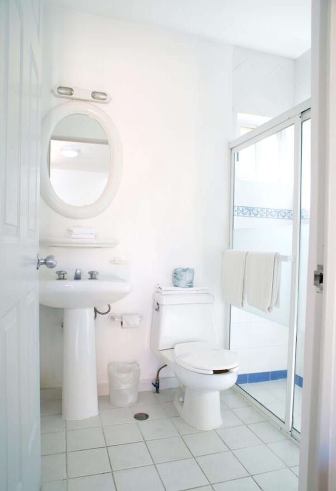 Best Western Saltillo Standard Room, 2 Double Beds, Non Smoking, Refrigerator & Microwave 4