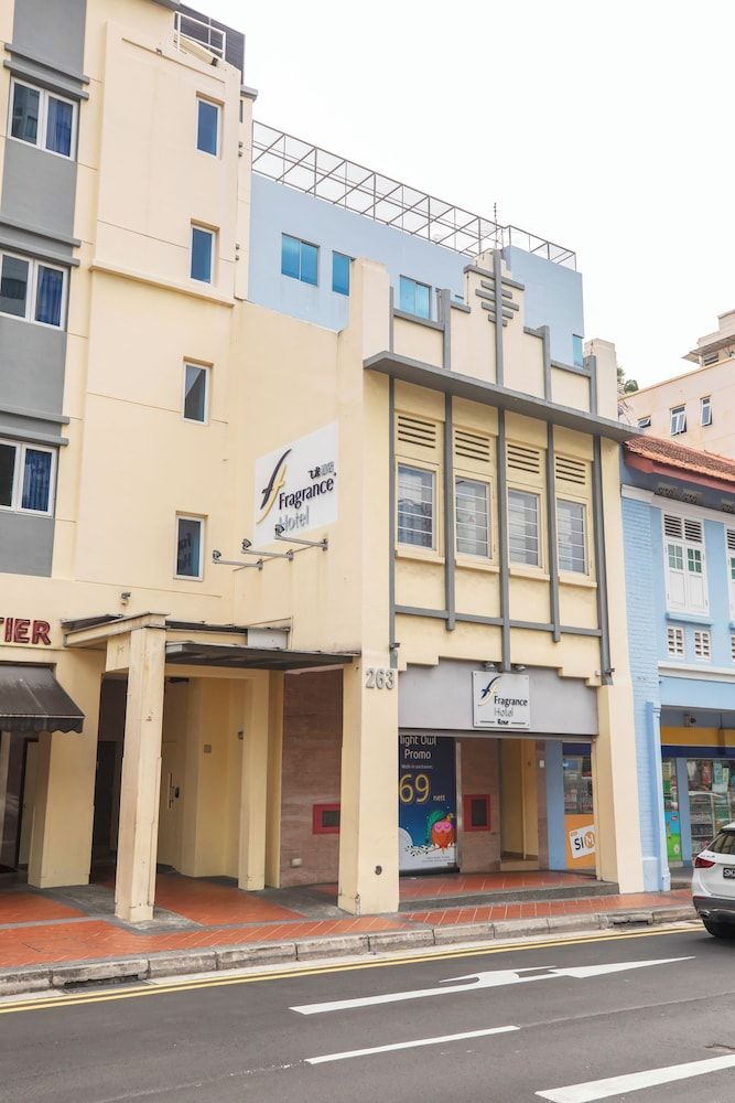 undefined Fragrance Hotel - Rose 3