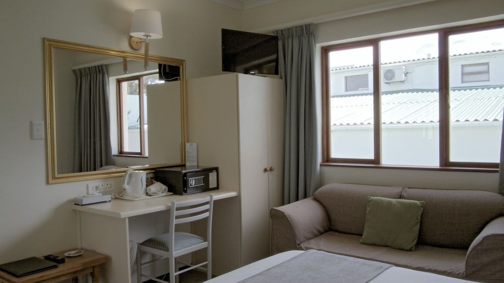 Windsor Hotel Economy Room (non-sea facing)