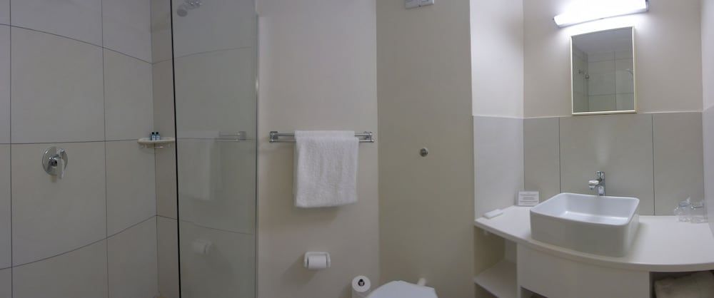 Windsor Hotel Standard Double Room, 1 King Bed, Sea Facing 9