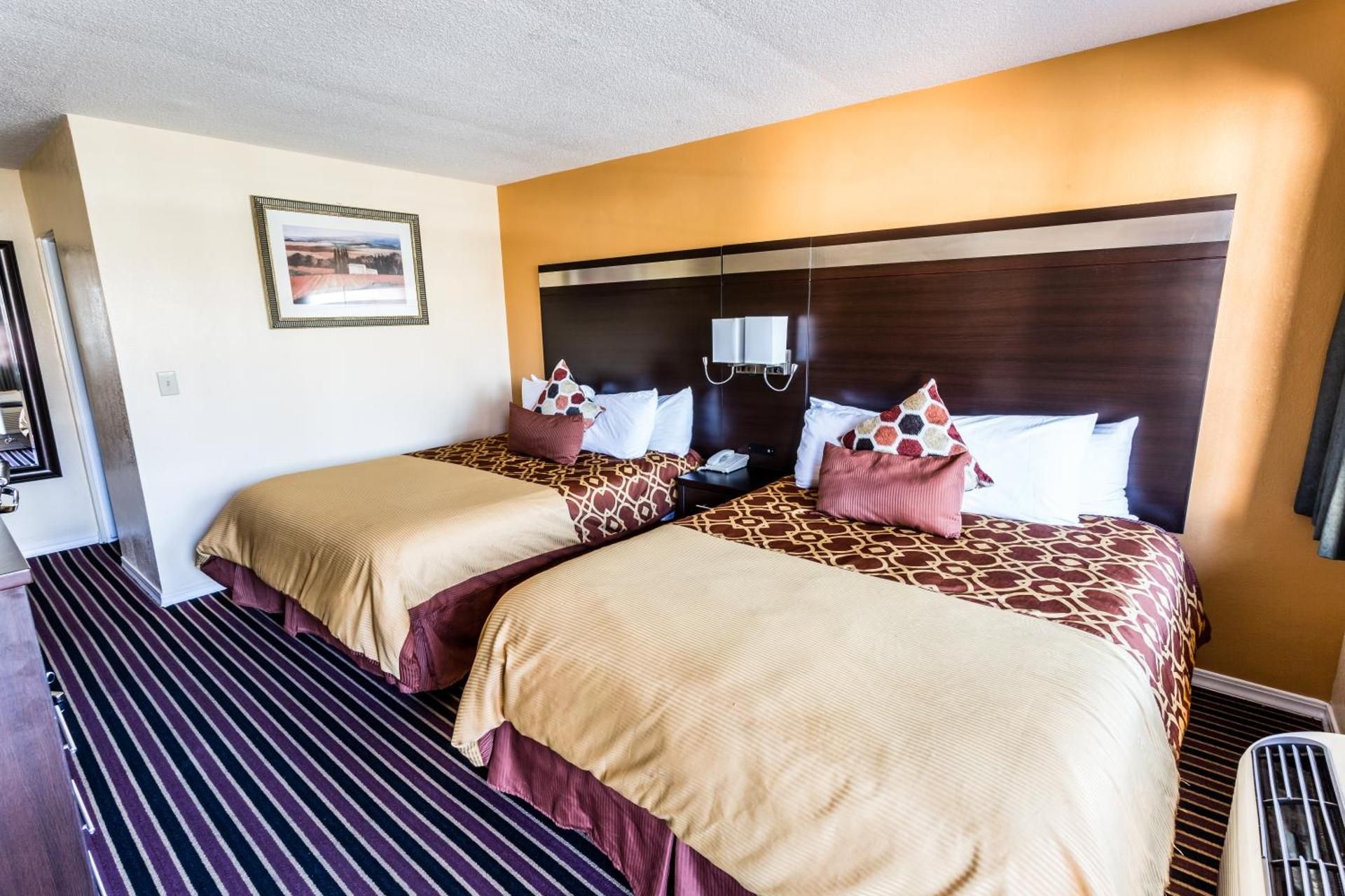 2 Queen Beds - Non-Smoking