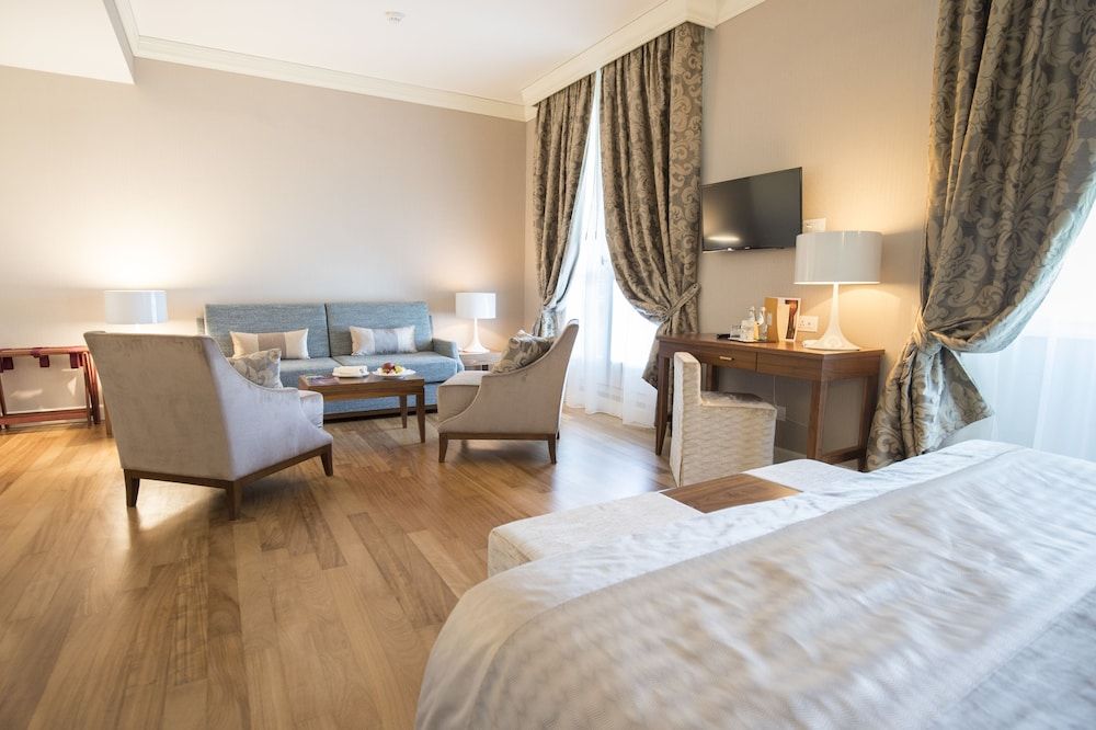 Grand Hotel Terme Sirmione Junior Suite, Lake View (Prestige) 3
