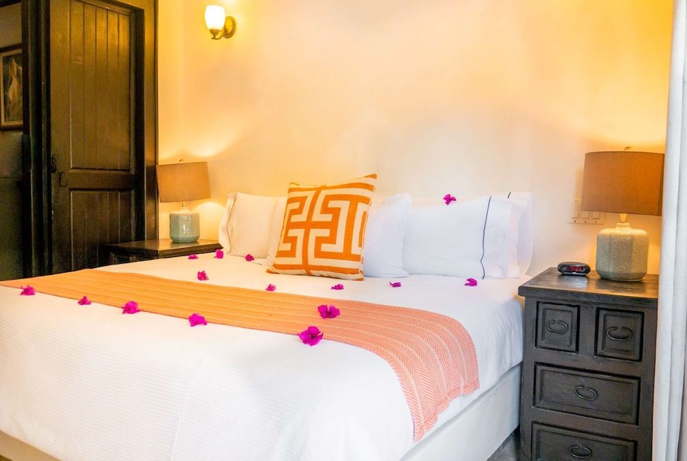 Studio King, 1 King Bed, Kitchenette, Terrace