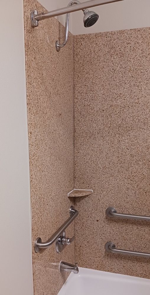 Red Roof Inn & Suites Longview Superior Room, 2 Queen Beds, Non Smoking 2