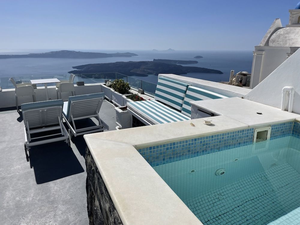 Alexander Villas Honeymoon Suite, Hot Tub 18