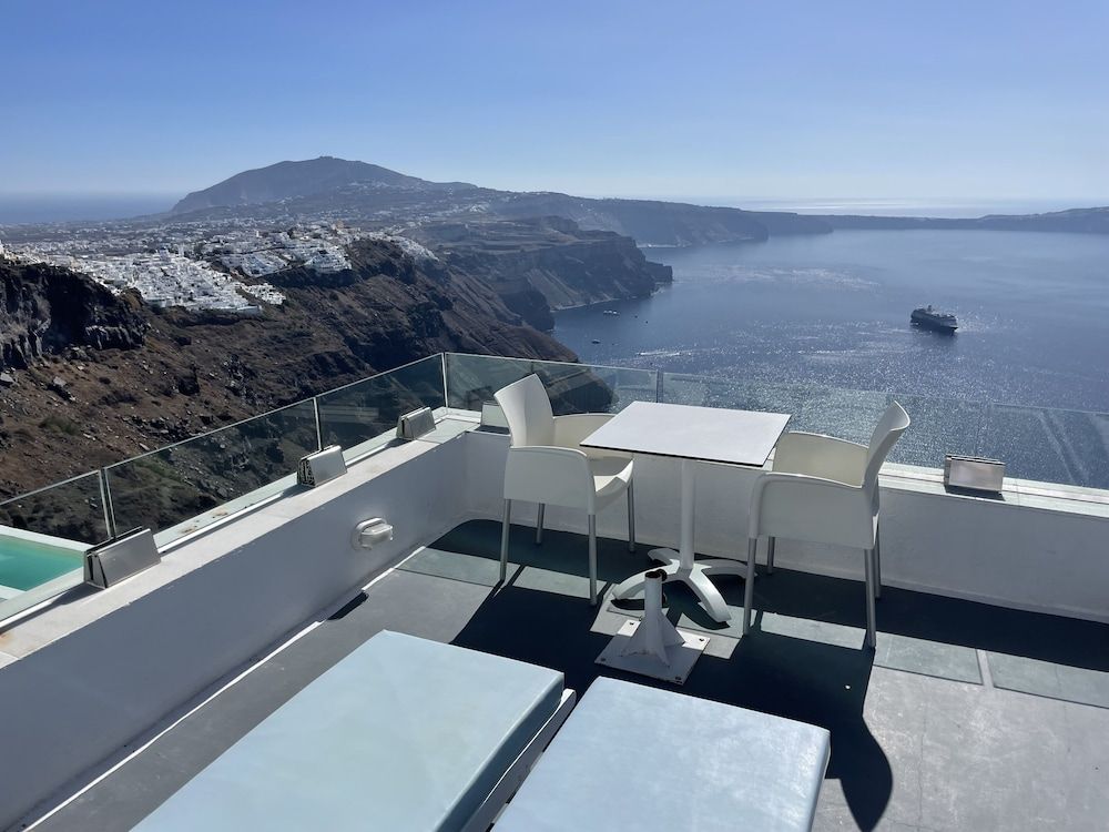 Alexander Villas Honeymoon Suite, Hot Tub 15