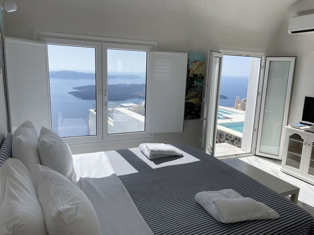 Alexander Villas Honeymoon Suite, Hot Tub 10