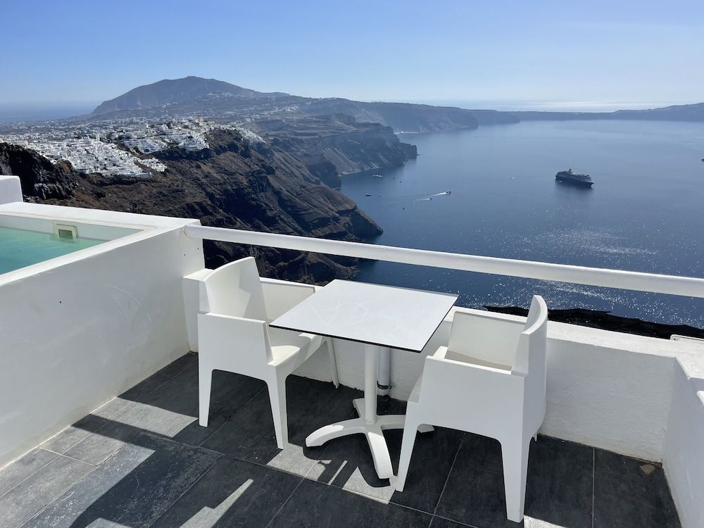 Alexander Villas Honeymoon Suite, Hot Tub 19