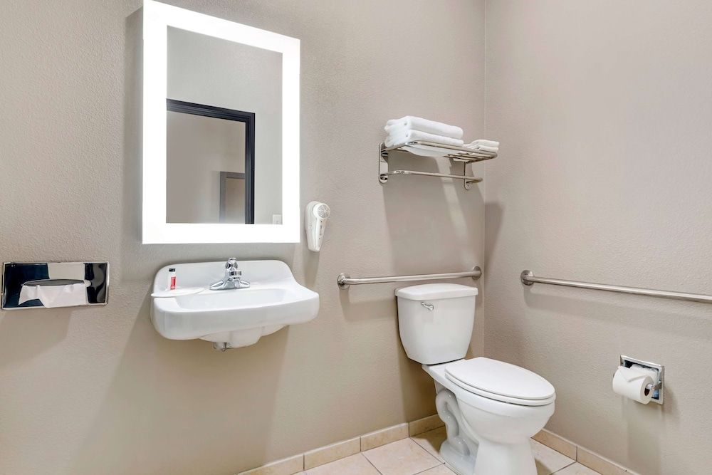 Room, 2 Queen Beds, Accessible, Non Smoking (Mobility,Hearing,Tub w/Grab Bars)