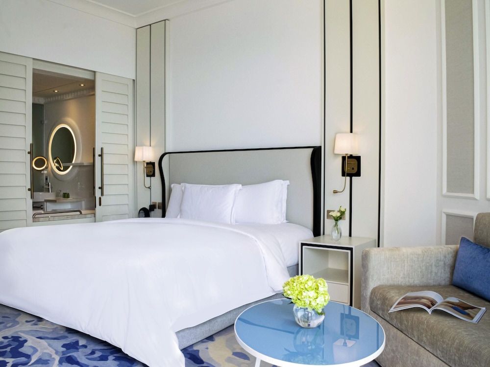 Sofitel Dubai Jumeirah Beach Superior Room, 1 King Bed, Balcony, Partial Sea View 2