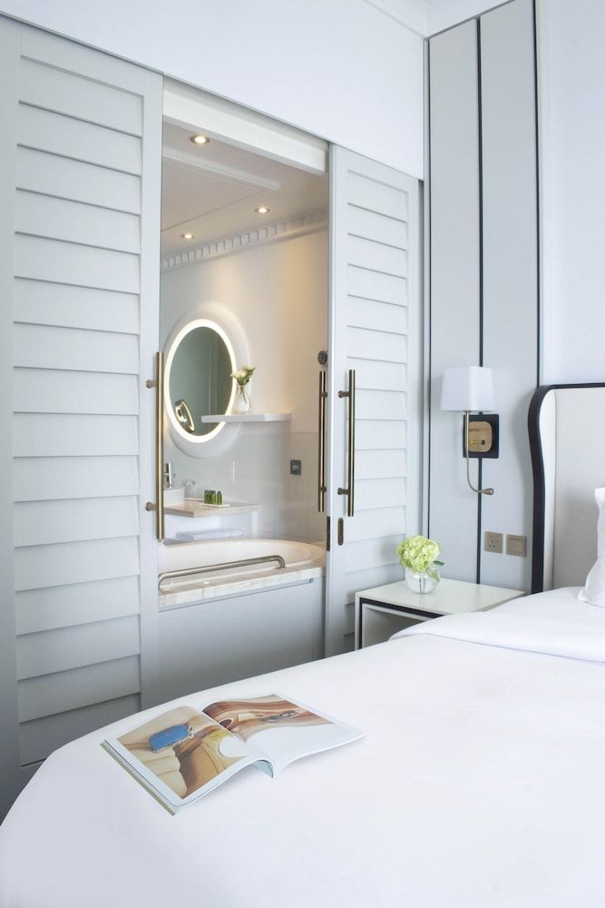 Sofitel Dubai Jumeirah Beach Superior Room, 1 King Bed, Balcony, Partial Sea View