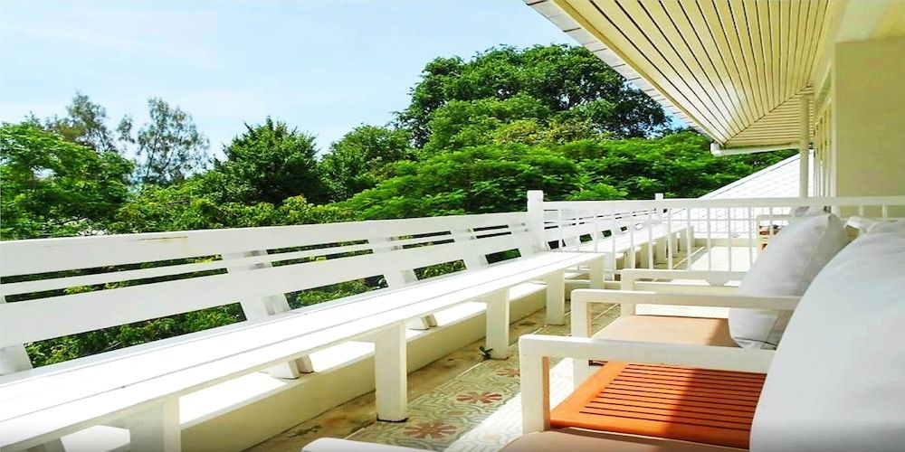 Baan Bayan Beach Hotel Courtyard View Room with Balcony 4