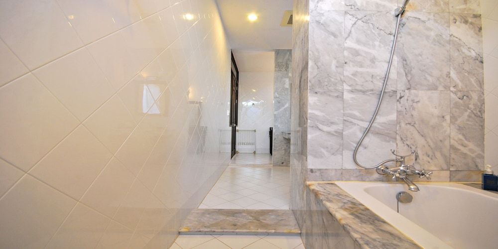 Baan Bayan Beach Hotel Courtyard View Room with Balcony 5