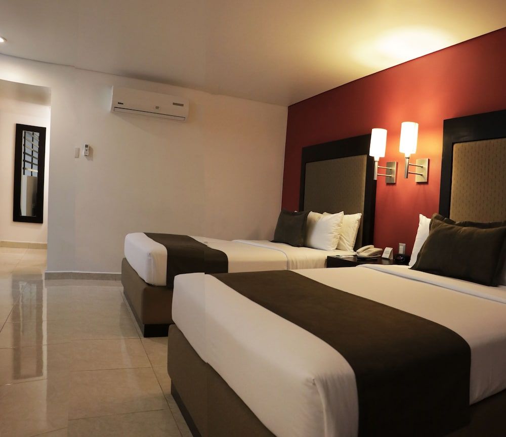 Hotel & Suites PF Deluxe Room, 2 Double Beds 9
