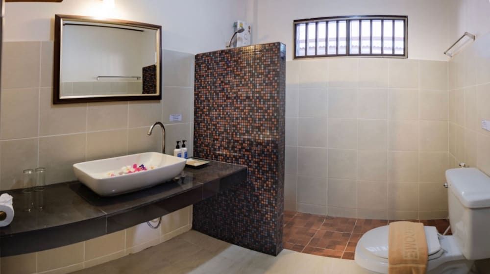 Southern Lanta Resort Standard Room, Garden View 6