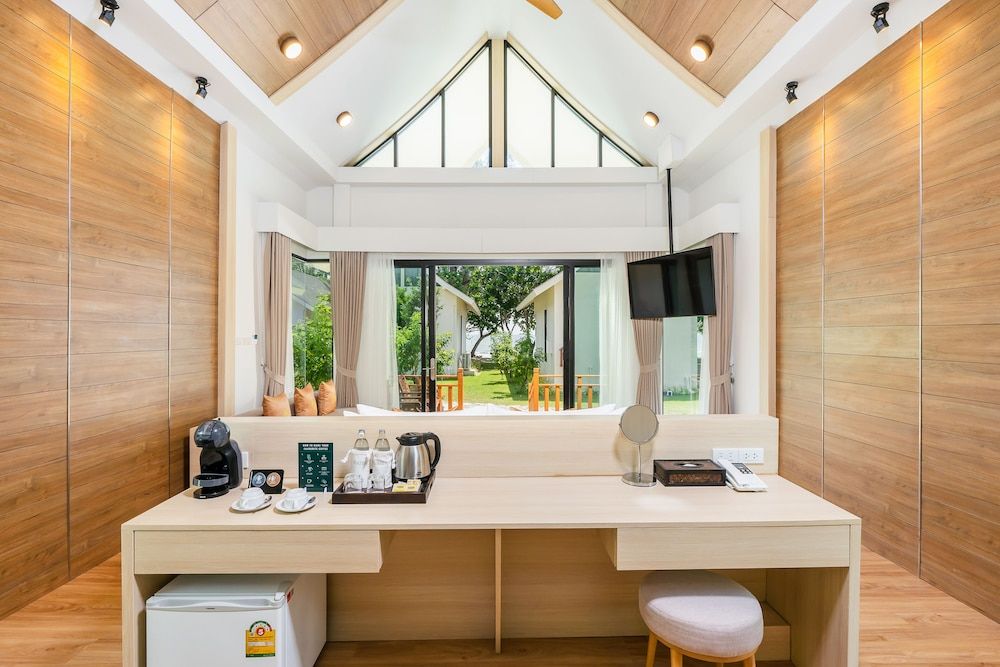 Koh Chang Paradise Resort & Spa Grand Deluxe Villa 8