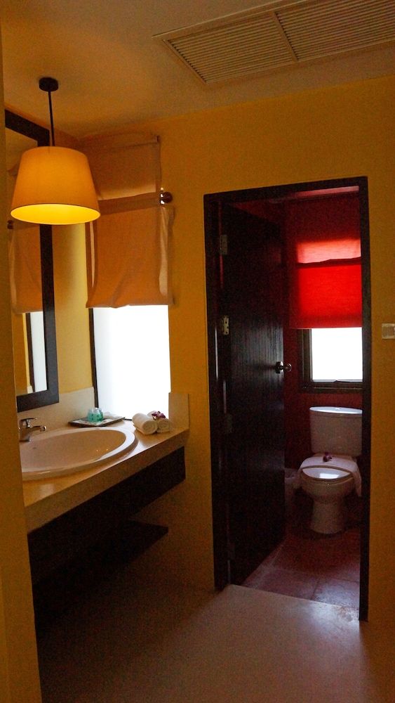 Palm Galleria Resort Superior Room 4