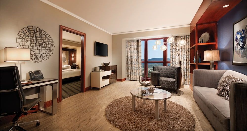 Mount Airy Casino Resort - Adults Only 21+ Suite, 1 King Bed 11