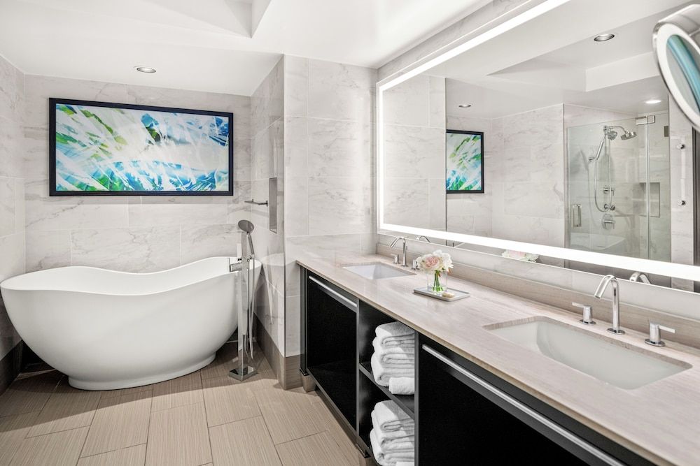 Mount Airy Casino Resort - Adults Only 21+ Suite, 1 King Bed, Golf View (Suite Golf View King Bed) 8