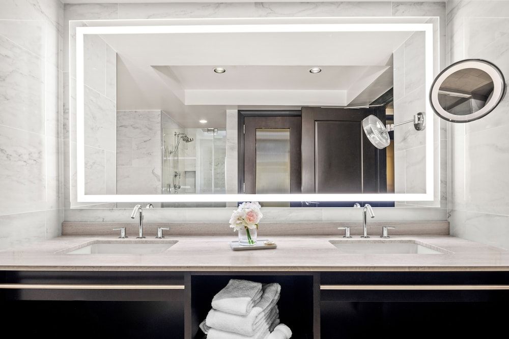 Mount Airy Casino Resort - Adults Only 21+ Suite, 1 King Bed, Golf View (Suite Golf View King Bed) 6