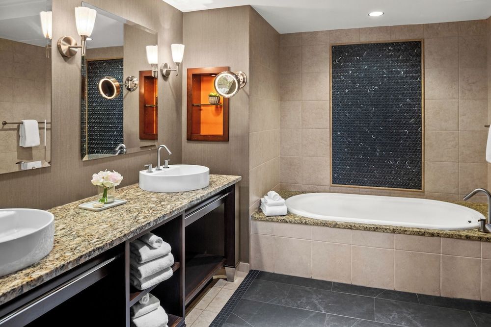 Mount Airy Casino Resort - Adults Only 21+ Suite, 1 King Bed, Golf View (Suite Golf View King Bed) 7