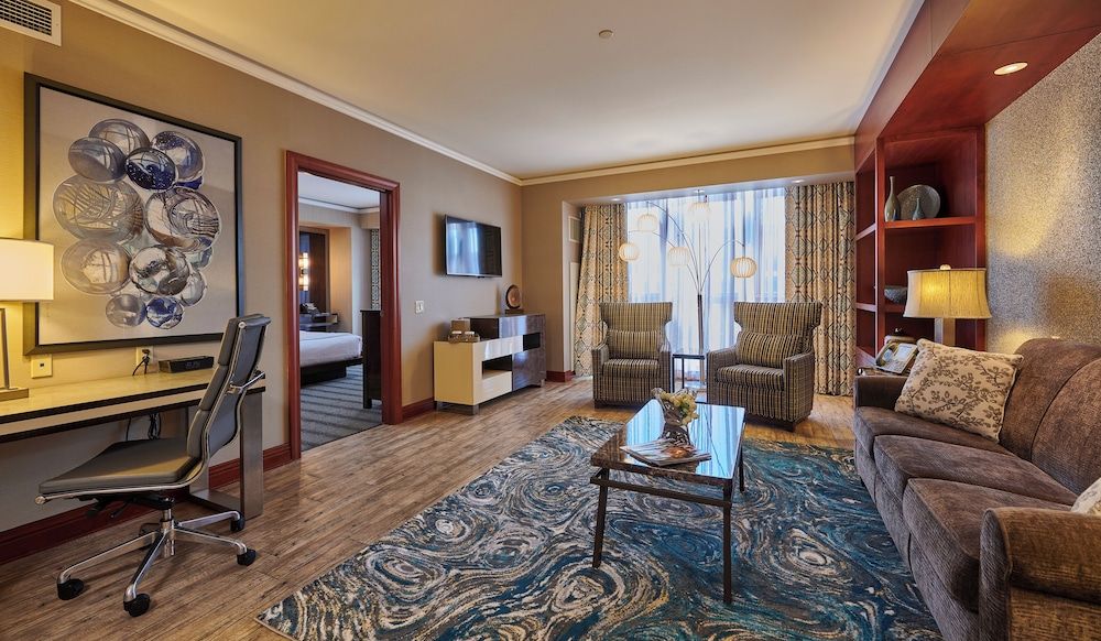 Mount Airy Casino Resort - Adults Only 21+ Suite, 1 King Bed, Golf View (Suite Golf View King Bed) 12