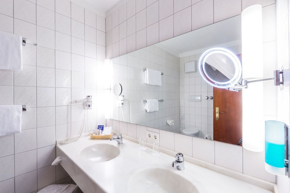 Parkhotel St. Leonhard Double Room, Park View 5