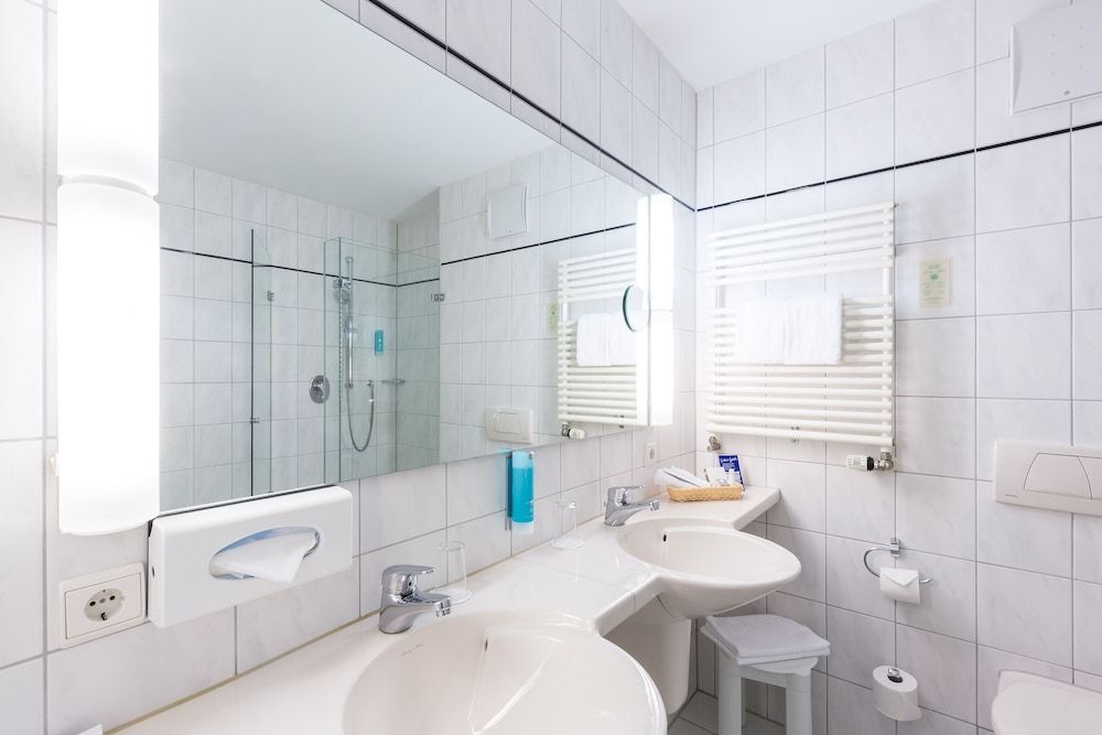 Parkhotel St. Leonhard Double Room, Park View 4