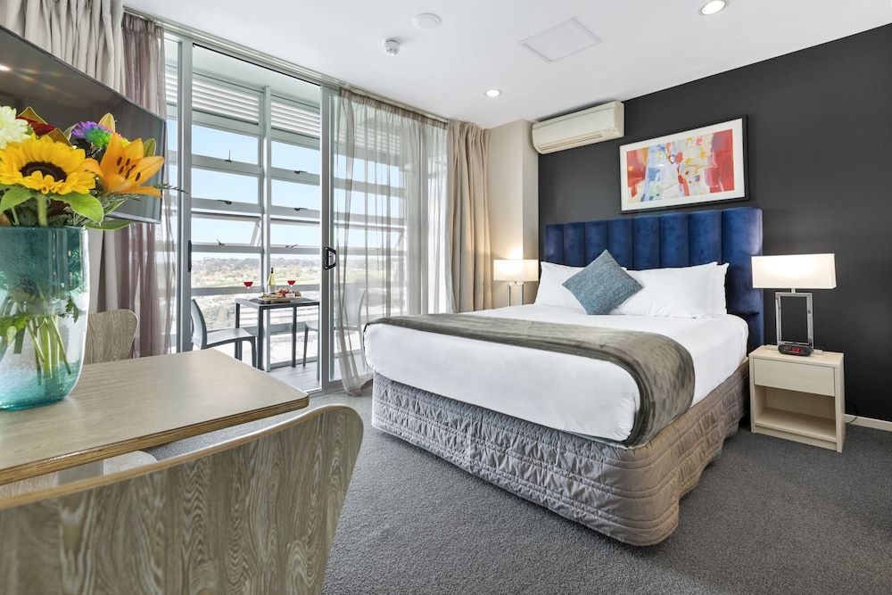 Studio Suite, 1 Queen Bed, Balcony