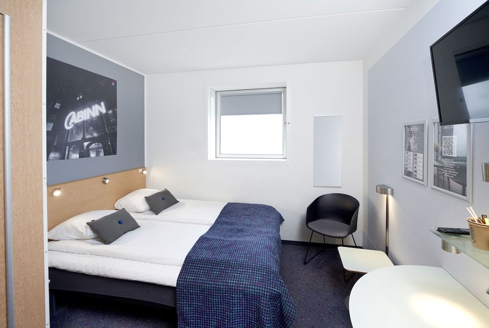 undefined CABINN Metro Hotel 5