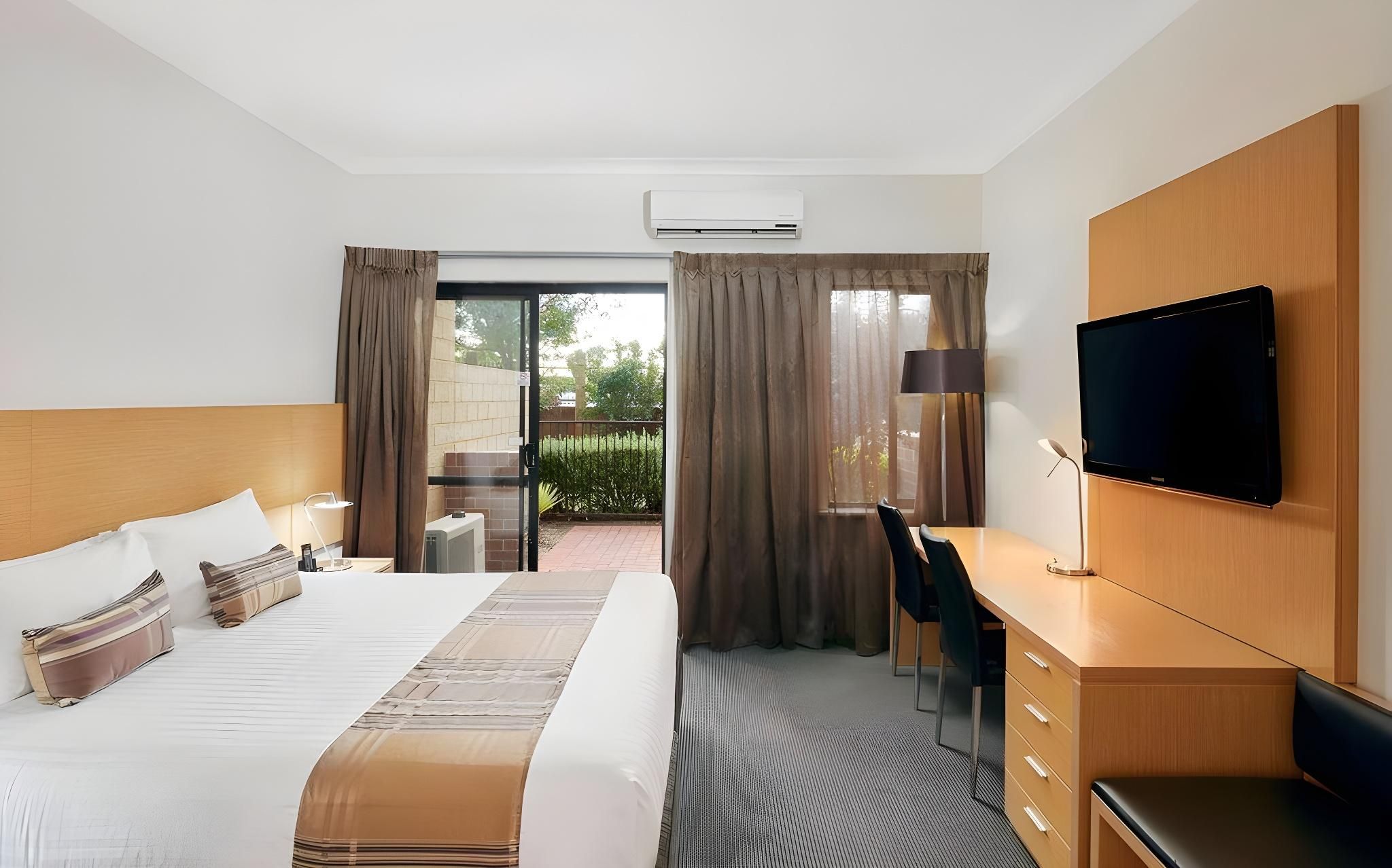 Deluxe King Room
