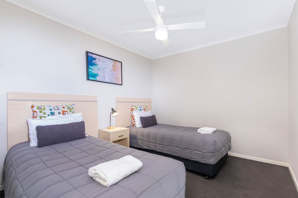 The Landmark Resort Nelson Bay Deluxe Apartment, 2 Bedrooms, Non Smoking, Kitchen 4