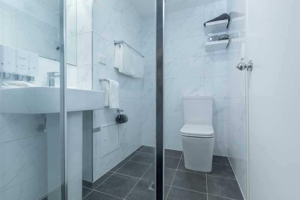 The Landmark Resort Nelson Bay Deluxe Studio, 1 King Bed, Kitchenette, Partial Ocean View 9