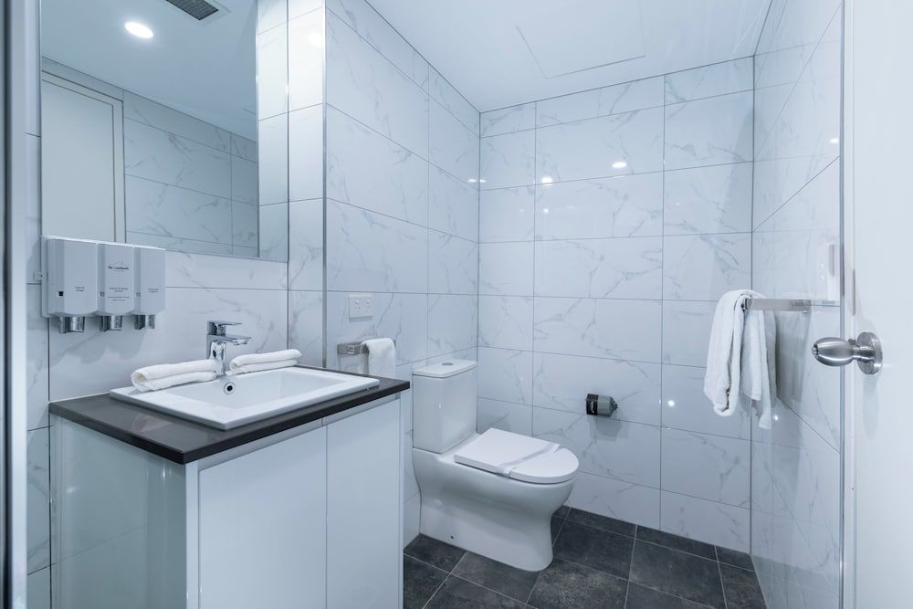 The Landmark Resort Nelson Bay Deluxe Studio, 1 King Bed, Kitchenette, Partial Ocean View 8