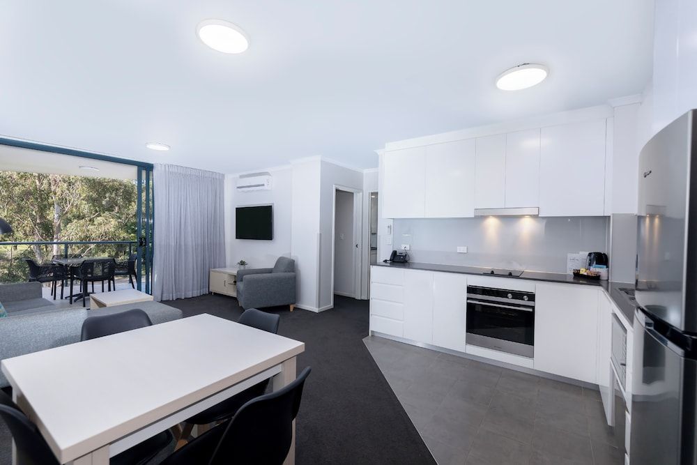 The Landmark Resort Nelson Bay Deluxe Apartment, 2 Bedrooms, Non Smoking, Kitchen 9