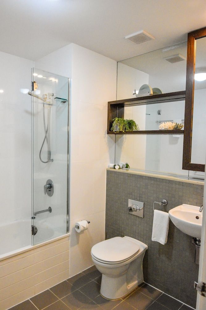 East on Byron Penthouse (Bay) 6