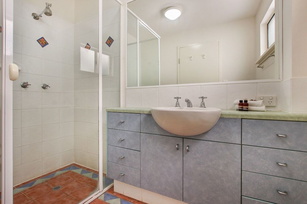 Lennox Beach Resort 1 Bedroom Loft Apartment 8