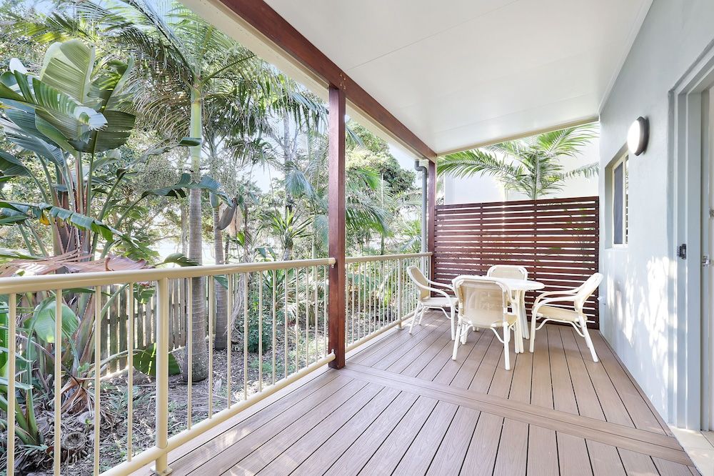 Lennox Beach Resort 1 Bedroom Loft Apartment 5