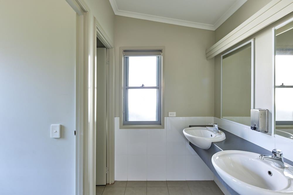 Big4 Sydney Lakeside Holiday Park HOUSE, 2 BUNK BEDS, BUNK BED 3