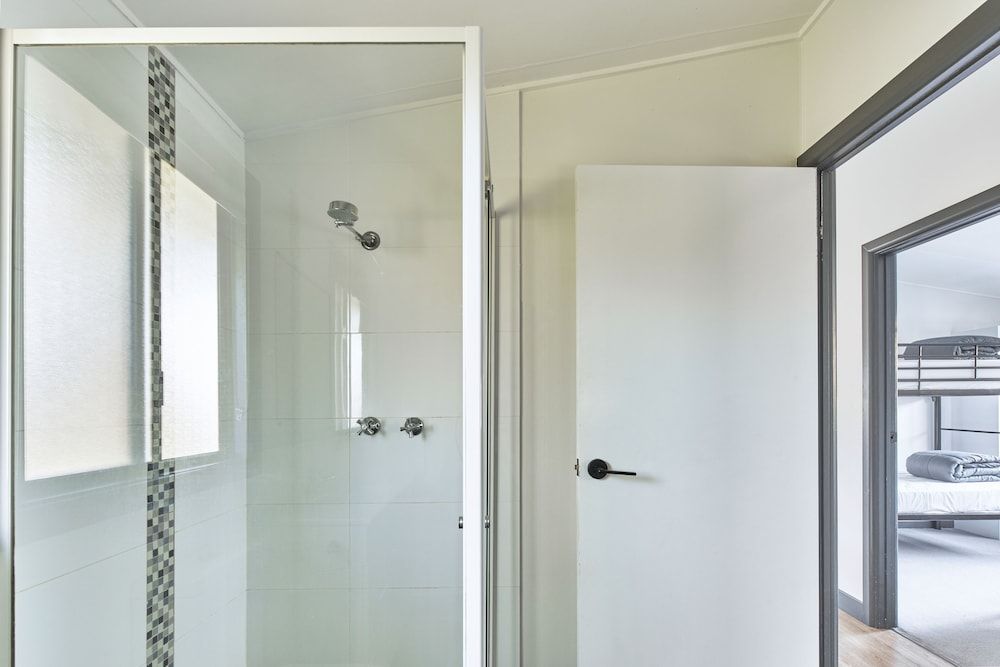 Big4 Sydney Lakeside Holiday Park Narrabeen Cabin 7