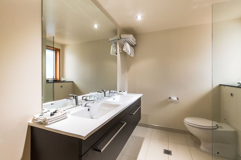 Deluxe Villa, 2 Bedrooms, Refrigerator & Microwave, Garden View