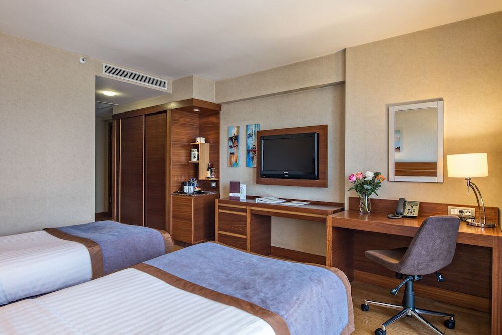 undefined Holiday Inn Istanbul Sisli by IHG 8