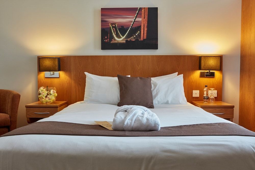 Future Inn Bristol Room, 1 Queen Bed with Sofa bed, Accessible 2