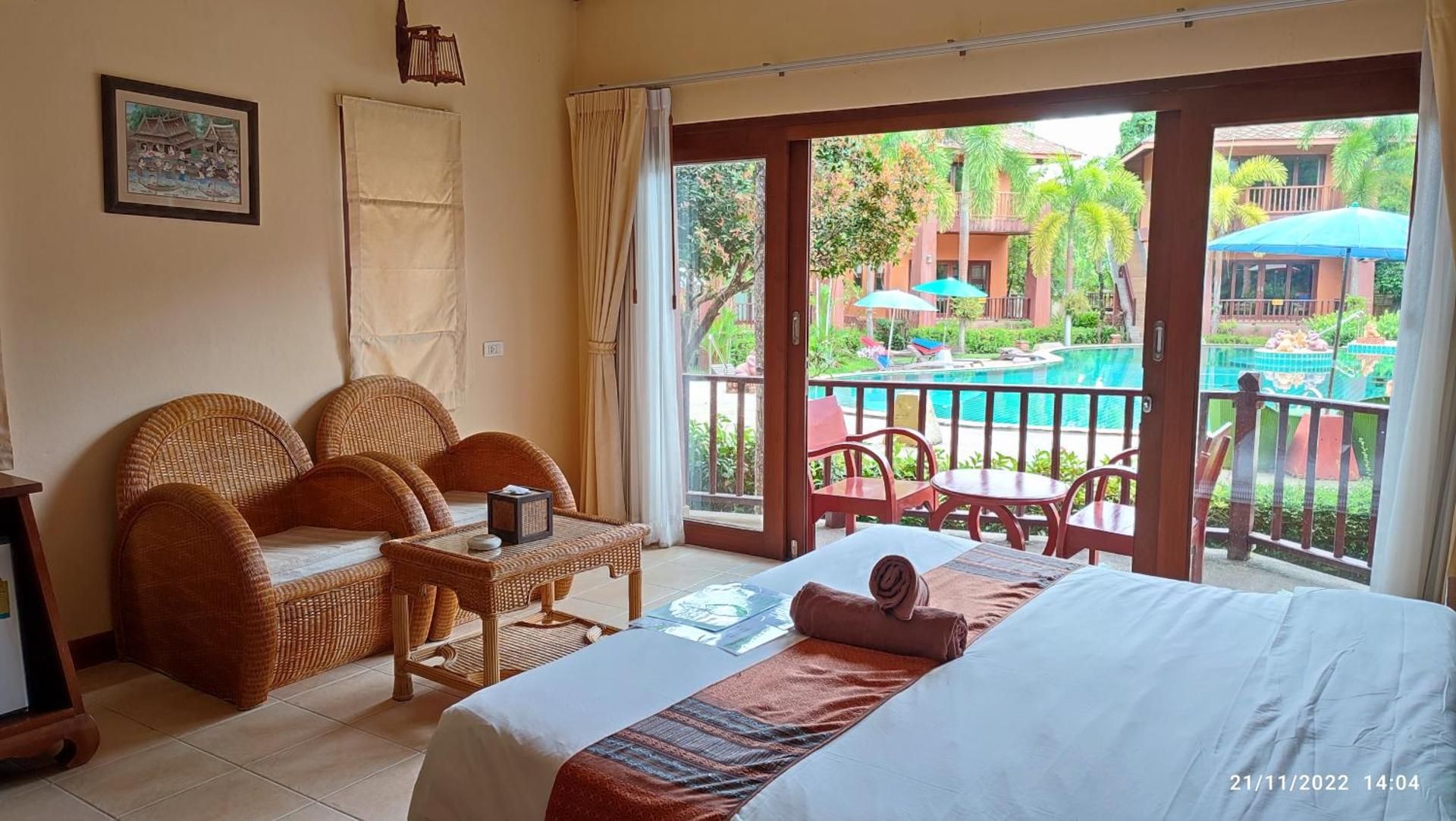 Deluxe Double or Twin Room with Pool View