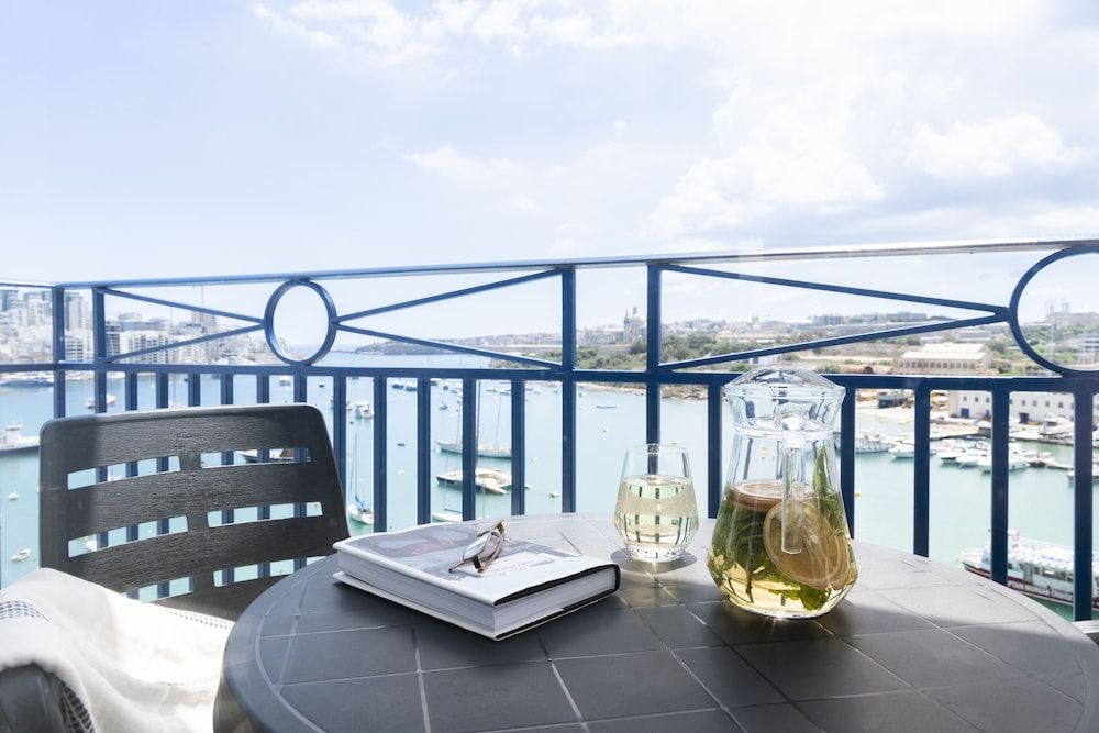 Waterfront Superior Double or Twin Room, Sea View 5