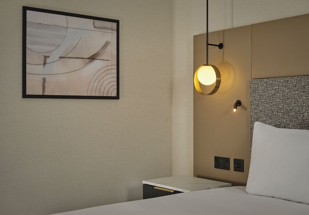 DoubleTree by Hilton Sheffield City Suite, 1 Bedroom 4