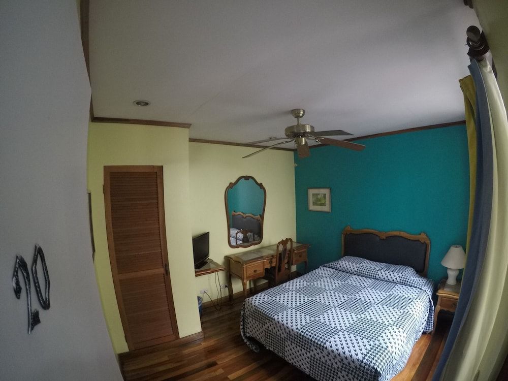 Hotel Le Bergerac Economy Single Room 2