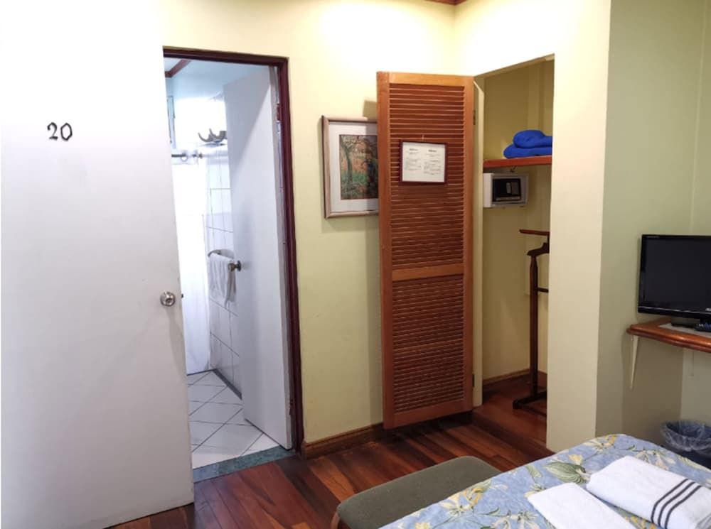 Hotel Le Bergerac Economy Single Room 6